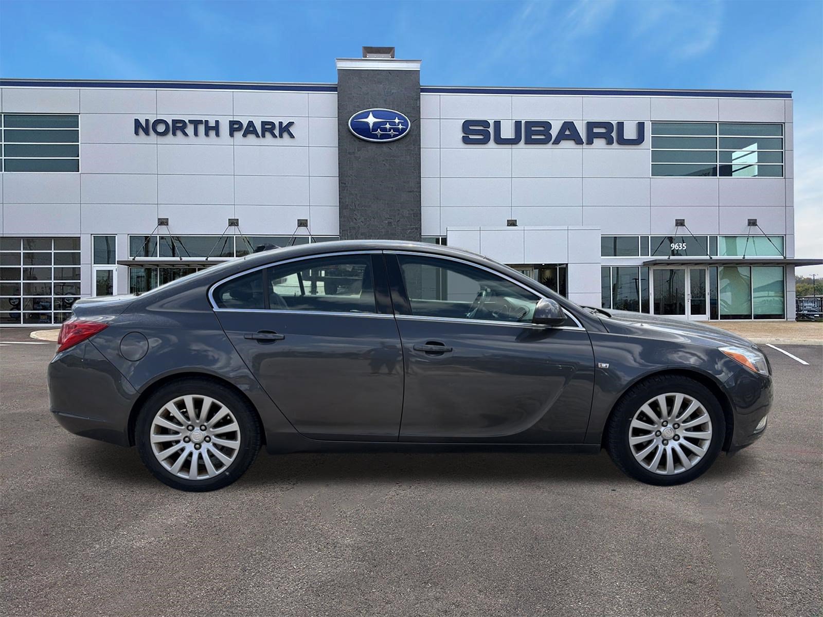 Used 2011 Buick Regal CXL w/ RL6 Preferred Equipment Group FWD image 2