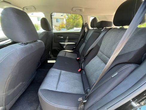 Used 2025 Nissan Rogue SV AWD/4WD image 27
