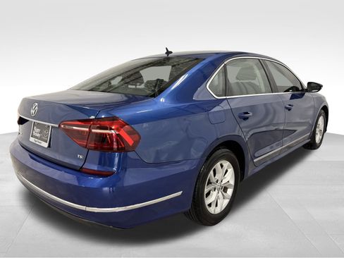 Used 2017 Volkswagen Passat 1.8T S image 6