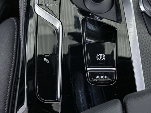 Used 2023 BMW 540i xDrive w/ M Sport Package image 42