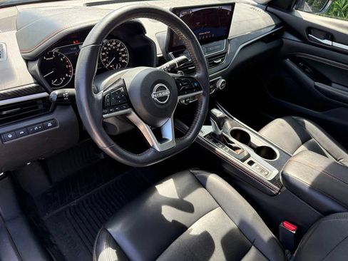 Used 2023 Nissan Altima 2.0 SR FWD image 13