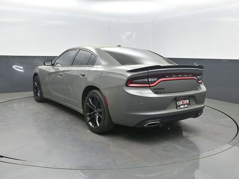 Used 2018 Dodge Charger SXT w/ Blacktop Package image 3