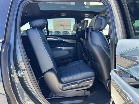 New 2025 Cadillac Escalade IQ Luxury 2 image 33