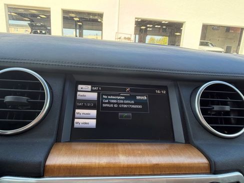 Used 2016 Land Rover LR4 HSE LUX AWD/4WD image 23