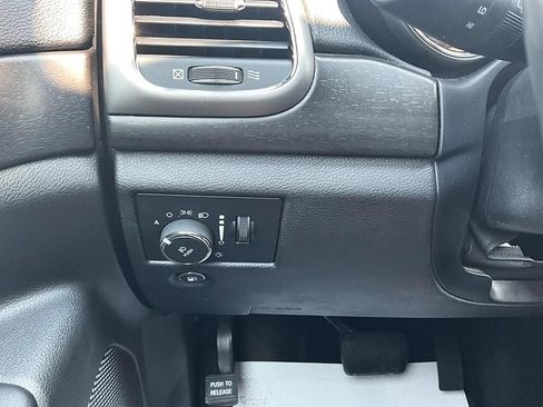 Used 2017 Jeep Grand Cherokee Altitude AWD/4WD image 18