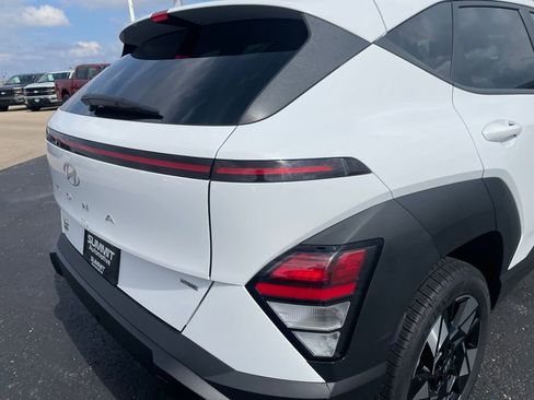 Used 2025 Hyundai Kona SEL image 28