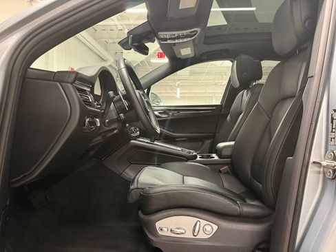 Certified 2026 Porsche Macan w/ Premium Package Plus AWD/4WD image 5