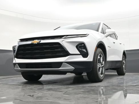 Used 2024 Chevrolet Blazer LT FWD image 27