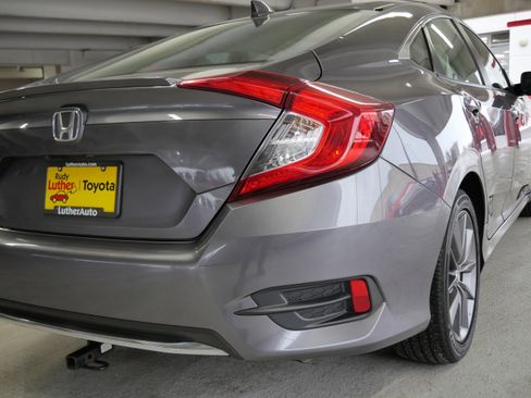 Used 2019 Honda Civic EX image 17