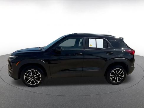 Used 2025 Chevrolet TrailBlazer LT w/ Driver Confidence Package AWD/4WD image 9