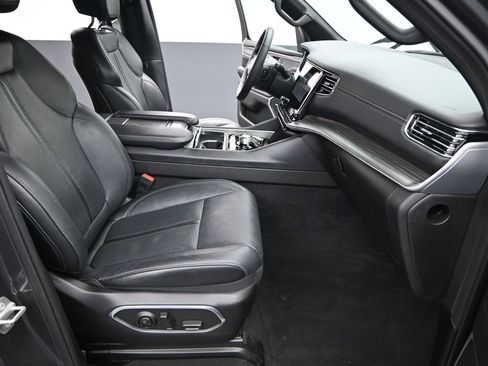 Used 2024 Jeep Wagoneer L Series II w/ Flexible Seating Group image 24