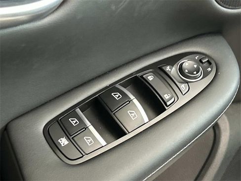 New 2025 INFINITI QX50 Luxe image 18