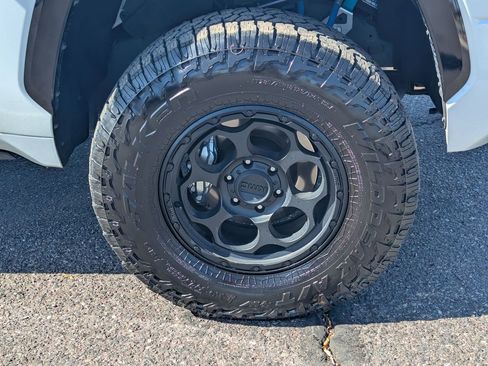 Used 2024 Toyota Tundra Platinum image 10