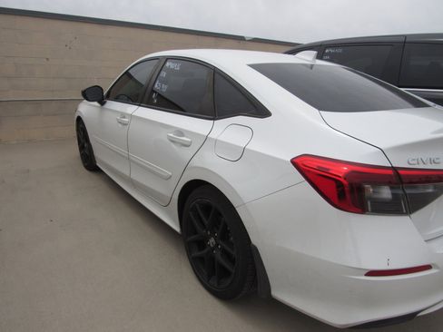 Used 2023 Honda Civic Sport image 4