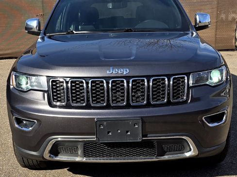 Used 2020 Jeep Grand Cherokee Limited w/ Luxury Group II image 3