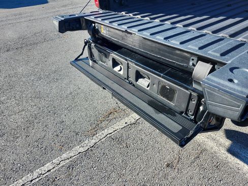 Used 2021 GMC Sierra 2500 Denali w/ Denali Black Diamond Edition image 13