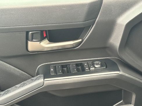 Used 2025 Toyota Tacoma TRD Off-Road image 33