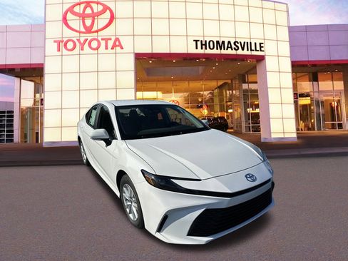 New 2025 Toyota Camry LE image 3