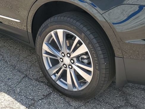 Certified 2025 Cadillac XT5 Premium Luxury w/ LPO, Floor Liner Package AWD/4WD image 34