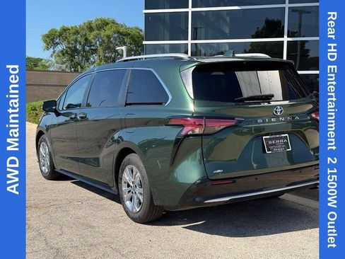 Used 2022 Toyota Sienna Platinum AWD/4WD image 5