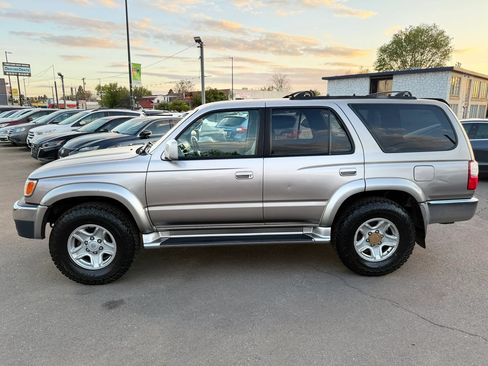 Used 2002 Toyota 4Runner SR5 AWD/4WD image 6