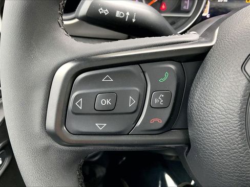 Certified 2023 Jeep Gladiator Sport AWD/4WD image 19