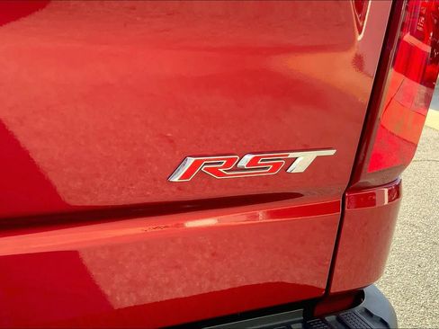 Used 2022 Chevrolet Silverado 1500 RST image 9