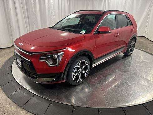 Certified 2025 Kia Niro EX Touring image 1