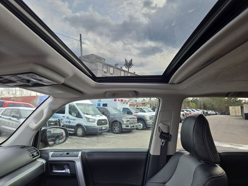 Used 2016 Toyota 4Runner SR5 image 24