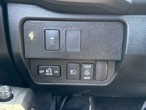 Used 2021 Toyota Tacoma TRD Off-Road w/ Technology Package AWD/4WD image 30