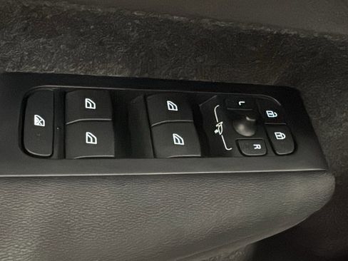 Used 2026 Volvo XC40 B5 Plus w/ Protection Package Premier image 22