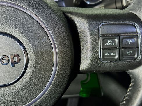 Used 2018 Jeep Wrangler Sport image 14