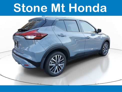 Used 2024 Nissan Kicks SV image 6