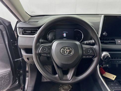 Used 2024 Toyota RAV4 XLE FWD image 17