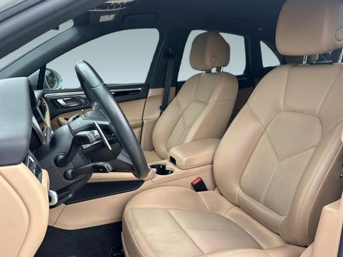 Used 2023 Porsche Macan image 20