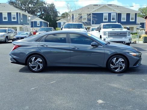 Used 2026 Hyundai Elantra Limited w/ Cargo Package FWD image 6