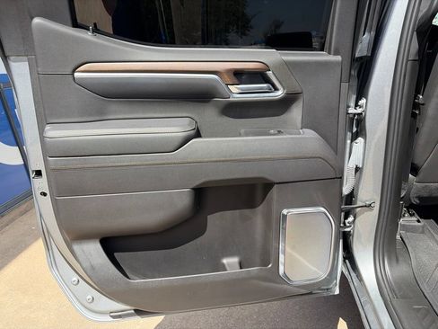 Used 2025 Chevrolet Silverado 1500 High Country w/ High Country Premium Package RWD image 16
