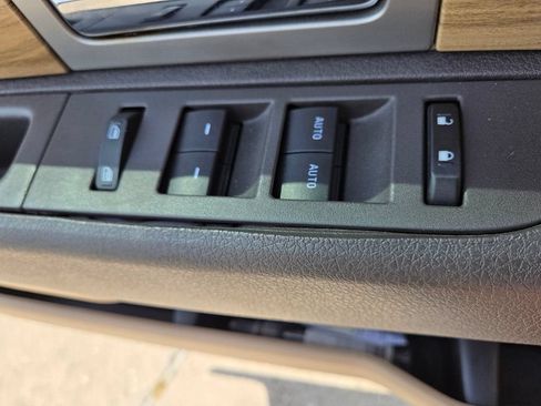 Used 2011 Ford F150 Lariat w/ Lariat Plus Pkg RWD image 19
