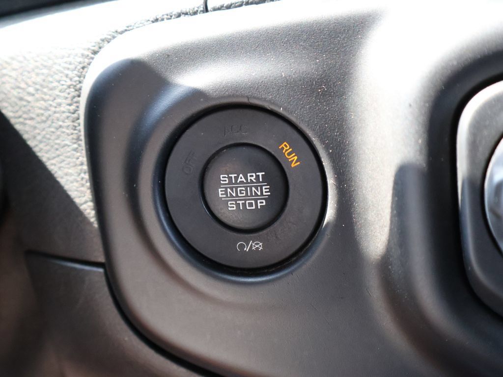Used 2020 Jeep Wrangler Unlimited Sport AWD/4WD image 30