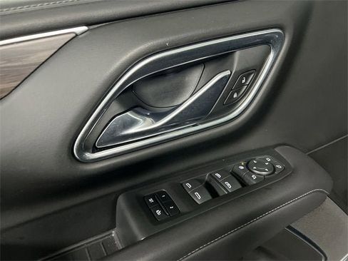 Used 2021 Chevrolet Suburban Z71 w/ Luxury Package image 23