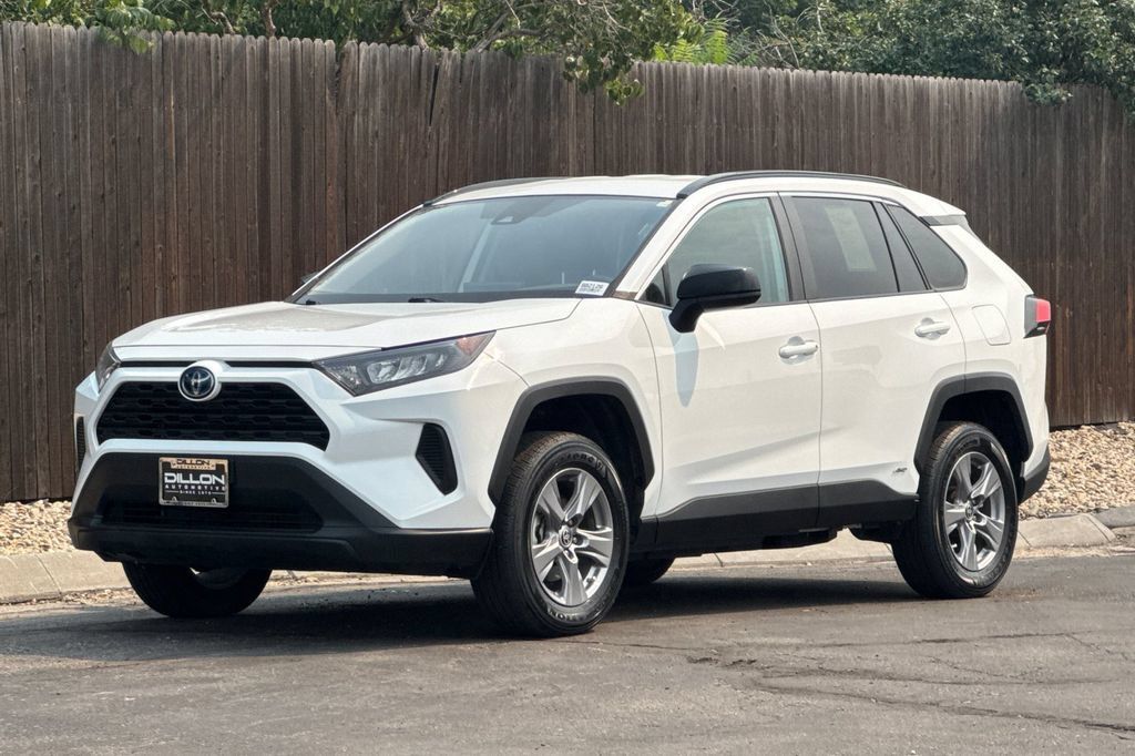 Used 2022 Toyota RAV4 LE AWD/4WD image 11