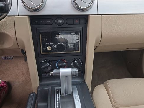 Used 2006 Ford Mustang Coupe image 19