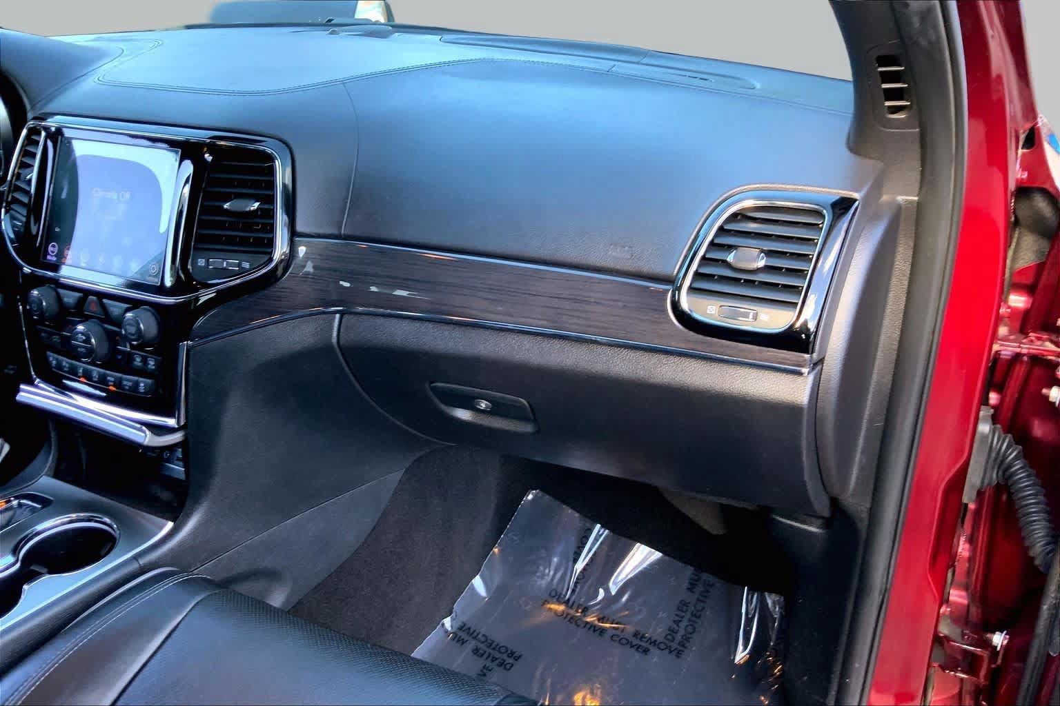 Used 2020 Jeep Grand Cherokee Overland AWD/4WD image 19