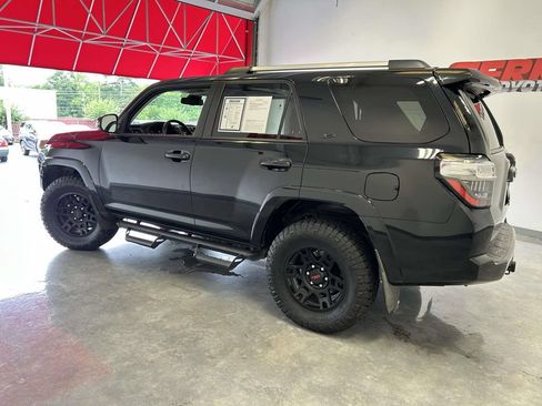 Used 2020 Toyota 4Runner SR5 Premium w/ Moonroof Package AWD/4WD image 6