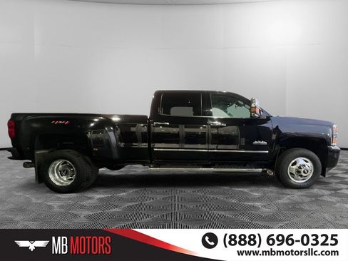 Used 2019 Chevrolet Silverado 3500 High Country image 2