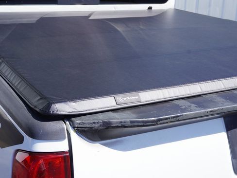 Used 2019 Nissan Frontier SV image 6