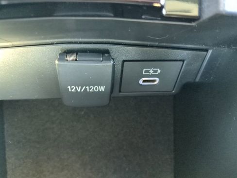 Used 2024 Toyota Corolla SE image 27