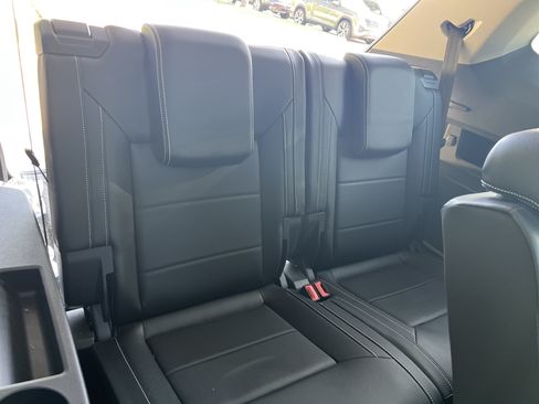 Used 2023 Volkswagen Atlas SE w/ Panoramic Sunroof Package FWD image 30
