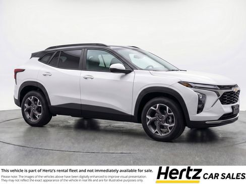 Used 2025 Chevrolet Trax LT image 1