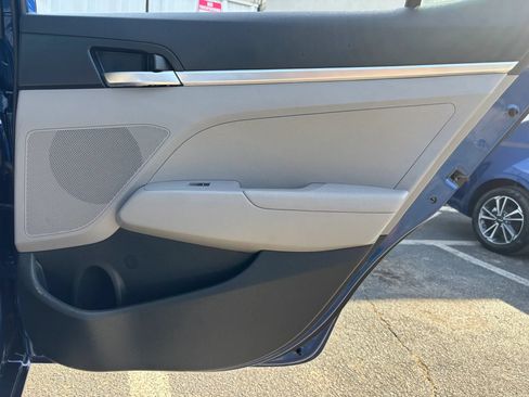 Used 2020 Hyundai Elantra SE FWD image 48